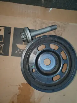 OEM 04C105243K VW Polo VI Audi A1 Hihnapyörä