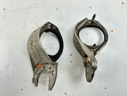 BMW M5 Pakoputken kannatin OEM 7845045 - Käytetty