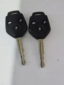 Mando Subaru OEM TB1G077 CWTB1G077 Usado