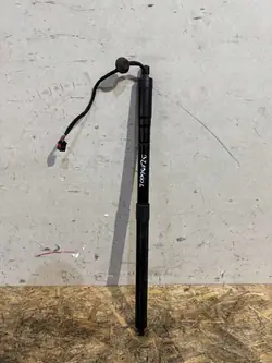 VOLVO XC60 II Baklucka Aktuator Höger Vänster 32136006