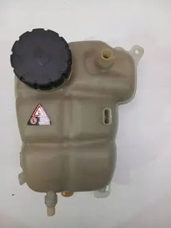 Kylvätskereservoir MERCEDES GLA GLB A2475000049