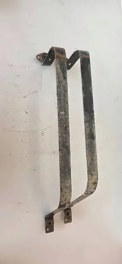 Fixation de réservoir Volkswagen PASSAT B8 3q0201654a