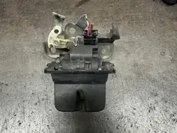 AUDI SKODA SUPERB II Takaluukun Lukko 4F9827383E