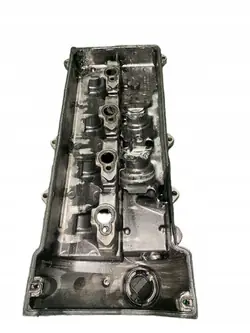 Tampa de válvulas Mercedes OEM A6110162005 - Usado