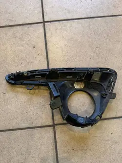 TOYOTA YARIS 2015-2019 Rechte Nebelscheinwerferabdeckung