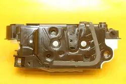 Takaoikea Oven Lukko VW Passat CC 5N0839016G