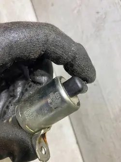 Vanne de réglage de l'arbre à cames Ford OE CJ5E-6B297-AB