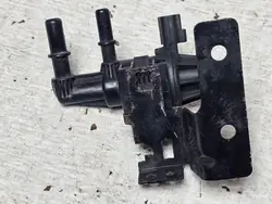 Soupape de purge Mercury Mariner 06-10 OEM 7L84-9G683-AA