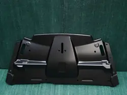 CD33-8136-BA SSC Cache Radiateur Supérieur Aston Martin