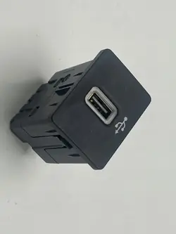 Prise USB FORD OEM JK2T-14F014-AB pour Transit Custom