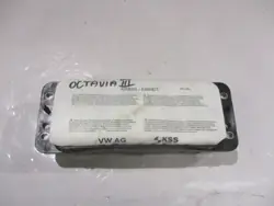 OEM 8V0880204D Passagiersairbag voor Skoda Octavia III