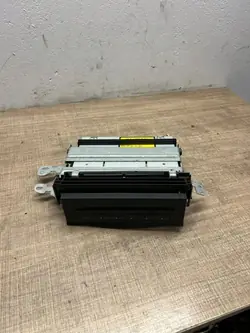 CD/DVD-vaihtaja Mercedes-Benz GL X164 OEM 89