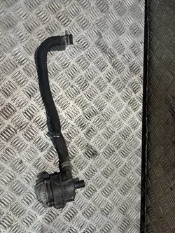 Vattenpump Megane IV Lift 210103582R