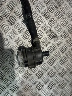 Pompe à eau Megane IV Lift 210103582R