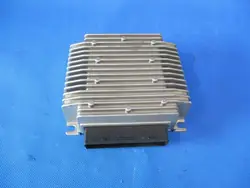 Tesla Model S 2017 Äänivahvistin 100035000109