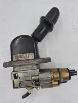 Renault OE 7420813850 Valve de Frein à Main - Occasion