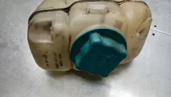 Kühlmittelbehälter Volvo V70 II Lift 05R 30723929