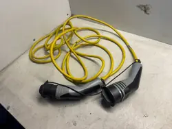Cable de carga VW Audi OEM 12E971675AB - Usado