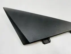 Mercedes oven kolmio OEM A2057270428 oikea etu