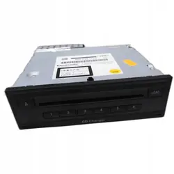 Audi CD-vaihtaja OEM 8X0035110B - Käytetty