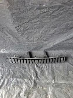 Placa de proteção traseira Peugeot 308 II T9 Kombi OEM 9800981980