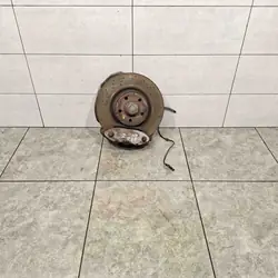 Mercedes-Benz C W204 2012 Mozzo ruota anteriore sinistro