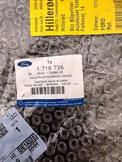 Grille de pare-chocs droite Ford Focus mk3 1718736