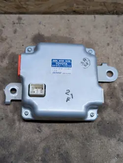 Módulo BSM Toyota OEM 8989212010 - Usado