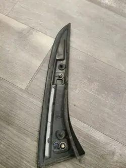 Vänster Bagageluckspoilerlist OEM A2137900388 Mercedes W213