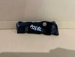 AUDI Q5 8R Höger Framskärmsfäste 8R0821468a