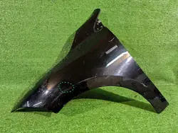 Parafuso dianteiro esquerdo Renault Megane III