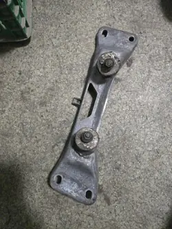 Versnellingsbaksteun BMW 5 TOURING E34 OEM 1138578