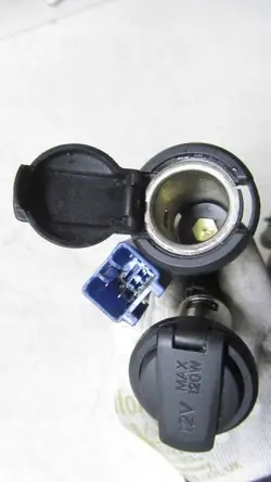 Prise allume-cigare Hyundai Santa Fe III OEM 068/108