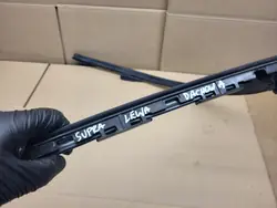 Junta de teto esquerda Toyota Supra GR MK5 OEM 8811005L