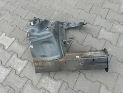 Vasen Etulokasuoja OEM Audi A4 B8 - Käytetty