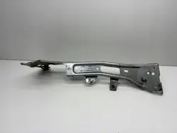 Support de garde-boue avant droit Audi A4 B9 8W OEM 8W0821136C