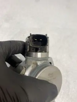 Pompe à carburant Subaru Forester OEM 2961000330