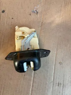 Fecho de porta-malas OEM 2112 para Nissan Note E11