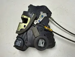 Serrure de porte Coupé 2007 Toyota Solara 69030AA060