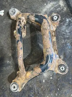 Poutre Suspension Arrière BMW E46 OEM 33316770865