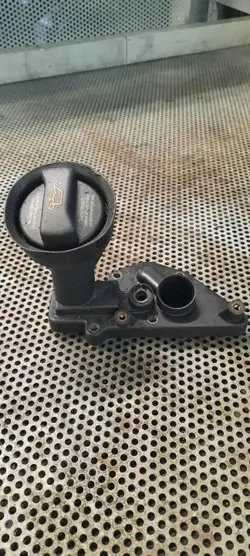 Oljefyllkapsel OEM 076115308A - Volkswagen OE
