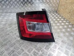 Luz trasera izquierda Skoda 6V6945111