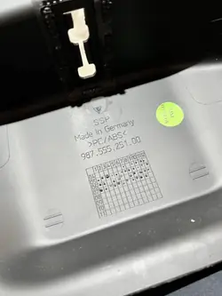 Porsche 98755525100 baksätesbältesskydd för Cayman 987