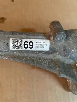 Toyota OEM MTR6847 Sylinterikansi Yaris Cross 1.5 Hybridille