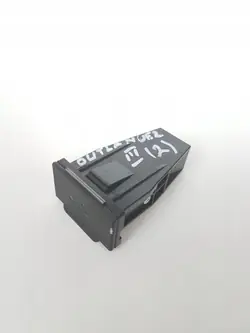 Tomada USB Mitsubishi Outlander OEM 8718A007