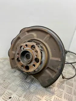 Moyeu roue arrière droit A2304200585 Mercedes-Benz SL