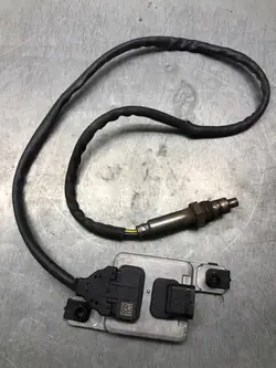 AUDI Q5 8R 2.0TDI Sensor NOx 8R0907807G