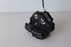 Bakdörrslås höger sida Volvo V70 III OE 31301944