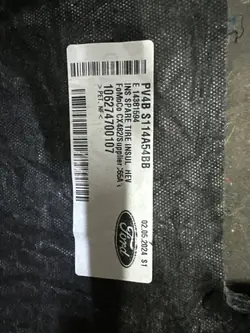 Isolamento de porta-malas Ford OE PV4B-S114A54-BB