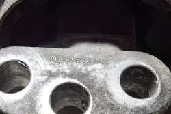 Moottorin tuki oikea OPEL ASTRA H 1.6L 2008